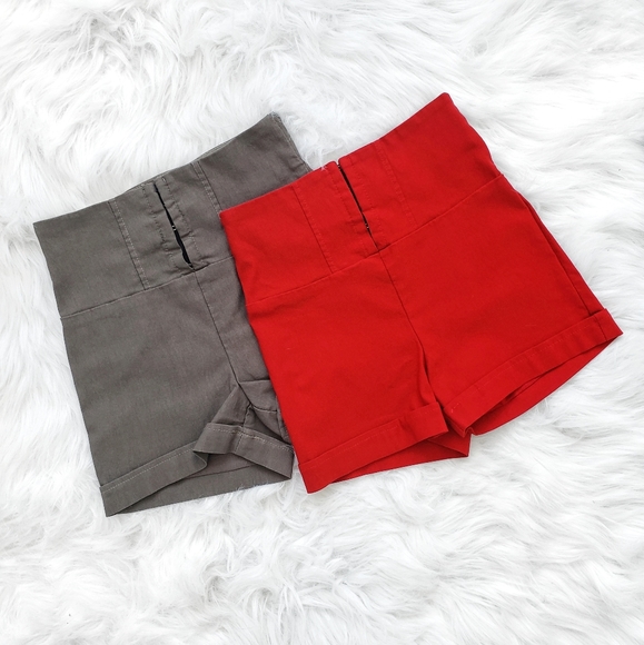 LIMITÉ - Women's 2 Mini Shorts - XS